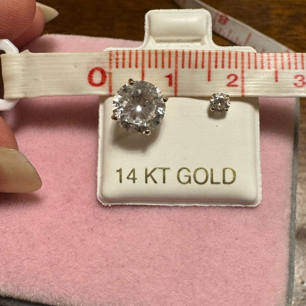 14K Solid Gold and Diamond Stud Earrings - Picture 3 of 8